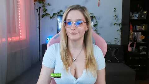 monicmoon18 @ myfreecams on 20240220