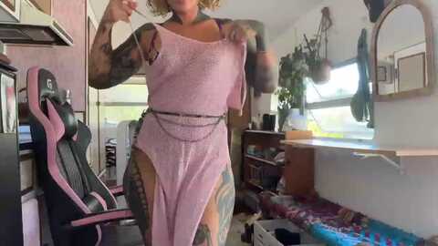 alt_aussie @ myfreecams on 20240221