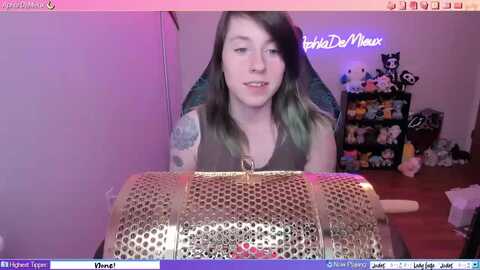 aphiademieux @ myfreecams on 20240221