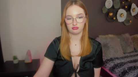 anafoxy @ myfreecams on 20240222