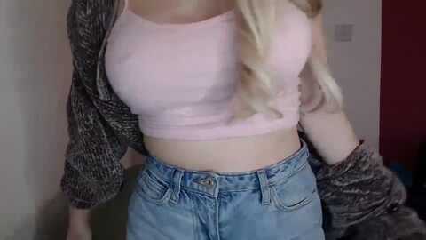 petiteavax @ myfreecams on 20240222