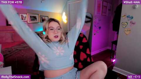 mollysnacks @ myfreecams on 20240224