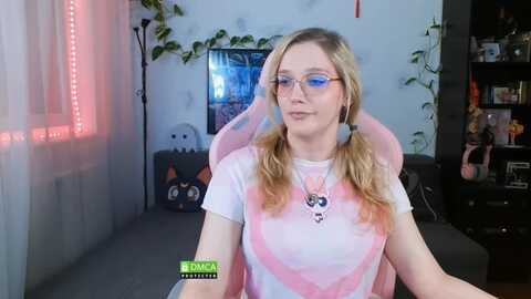 monicmoon18 @ myfreecams on 20240226