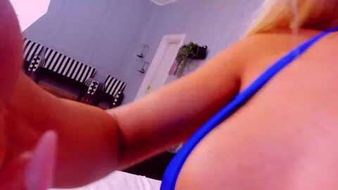 awwwella @ myfreecams on 20240227