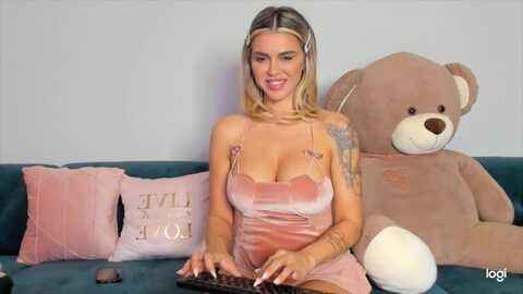 djmonica @ myfreecams on 20240227