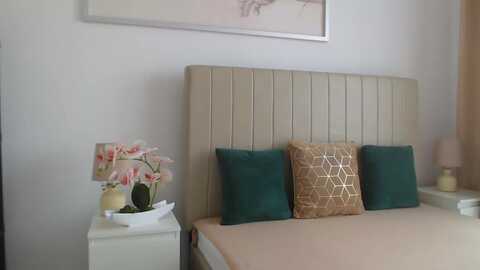 hrystina_ @ myfreecams on 20240227