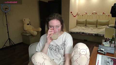 coconutik @ myfreecams on 20240228