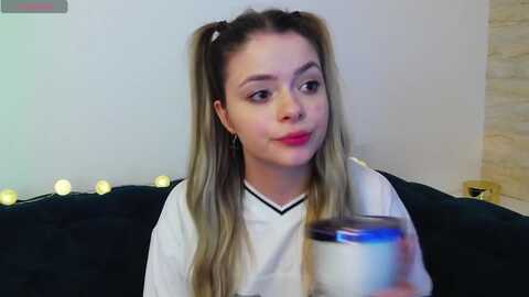 kailyn_moen @ myfreecams on 20240228