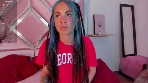 juanadearco5 @ myfreecams on 20240229