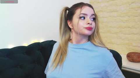 kailyn_moen @ myfreecams on 20240229
