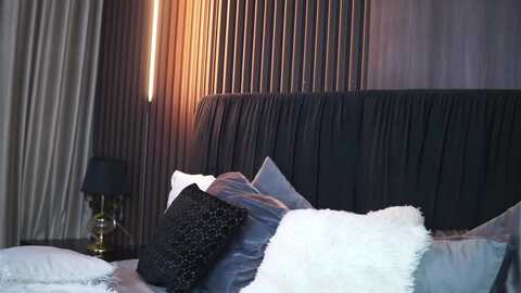 lunafit @ myfreecams on 20240229