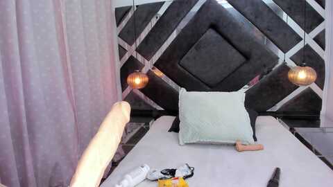 violeta_aroca @ myfreecams on 20240229