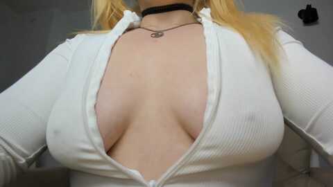 apricot @ myfreecams on 20240301