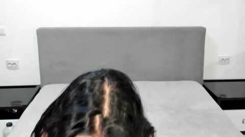 sky011fall @ myfreecams on 20240301