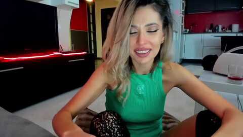 smileytinaa @ myfreecams on 20240301