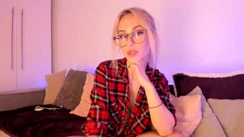 simi__ @ myfreecams on 20240302