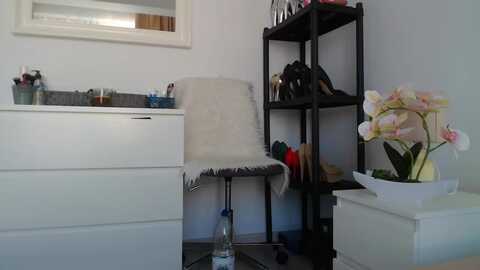 hrystina_ @ myfreecams on 20240304