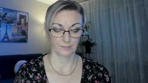 starvanessa1 @ myfreecams on 20240305