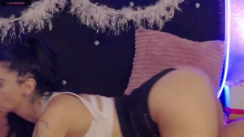 yrenerai @ myfreecams on 20240305