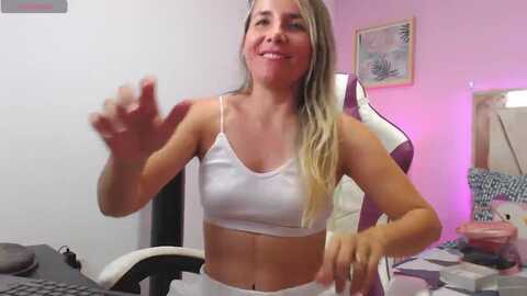 amelie_up @ myfreecams on 20240306