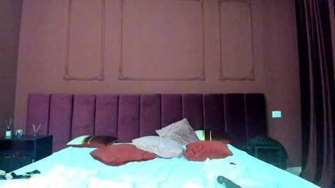 bo0ty_queen_ @ myfreecams on 20240306