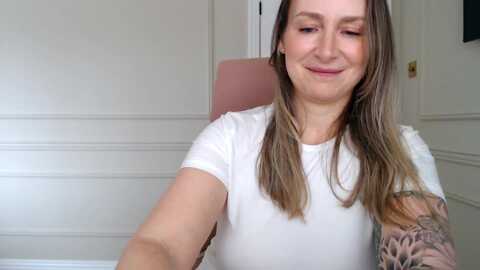 boob_jiggler @ myfreecams on 20240307