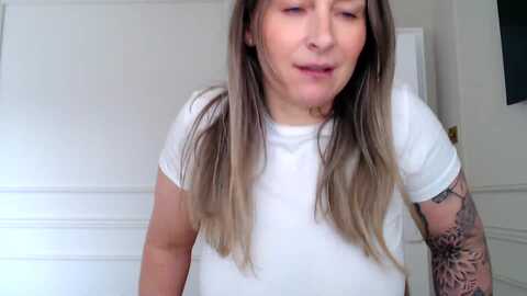 boob_jiggler @ myfreecams on 20240308