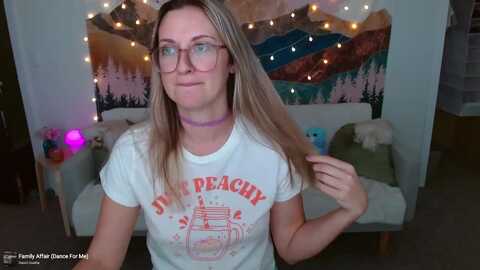 journeyjade @ myfreecams on 20240308