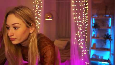 checkmypeach @ myfreecams on 20240309