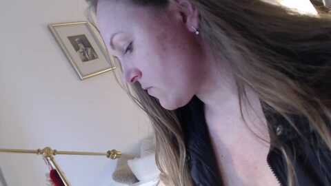 justlily @ myfreecams on 20240311