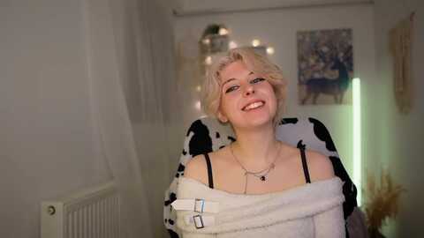 allice_bong @ myfreecams on 20240312