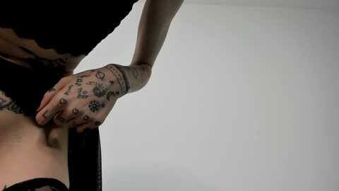 harleyfoxy @ myfreecams on 20240312