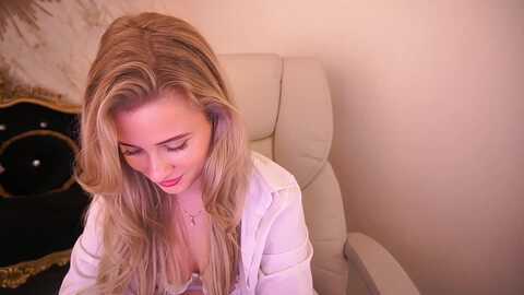 petitelexy @ myfreecams on 20240312