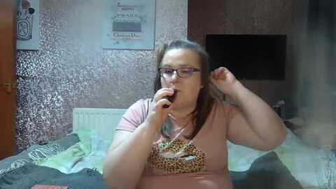 yummymummy39 @ myfreecams on 20240312