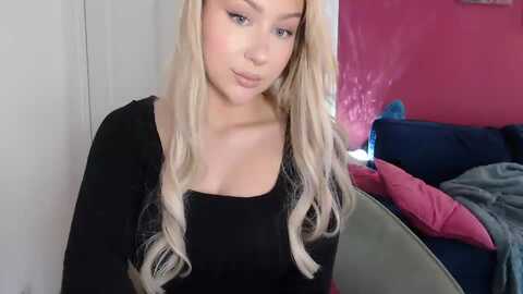 petiteavax @ myfreecams on 20240313