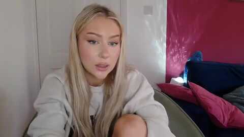 petiteavax @ myfreecams on 20240313