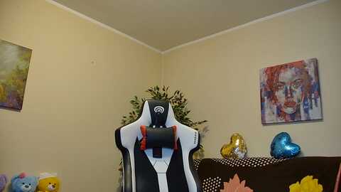 fiama77 @ myfreecams on 20240315