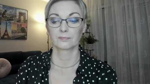 starvanessa1 @ myfreecams on 20240317