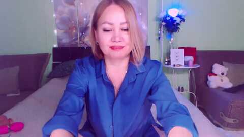 wow_sophie @ myfreecams on 20240317