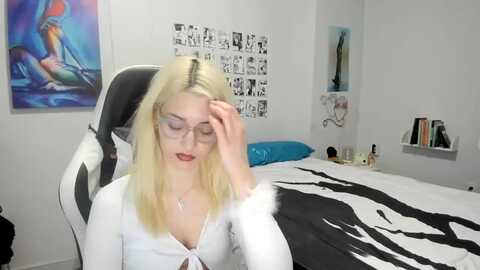 annatame @ myfreecams on 20240318