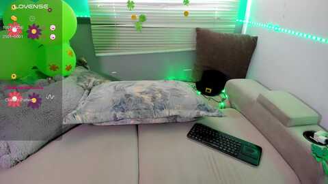 mhariangell @ myfreecams on 20240318