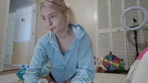 duckchan0 @ myfreecams on 20240319