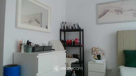hrystina_ @ myfreecams on 20240319