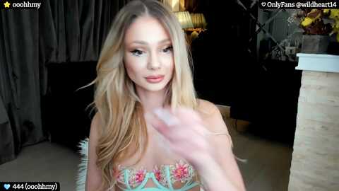 yveline @ myfreecams on 20240319