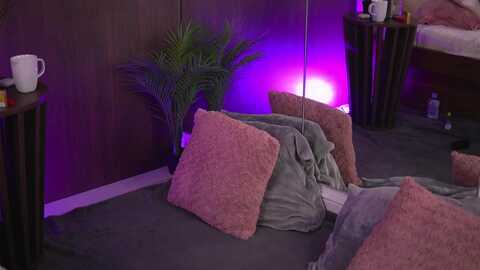 kaylabray @ myfreecams on 20240320