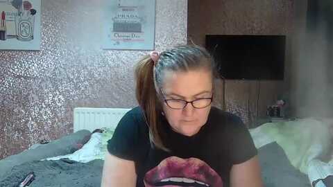 yummymummy39 @ myfreecams on 20240320