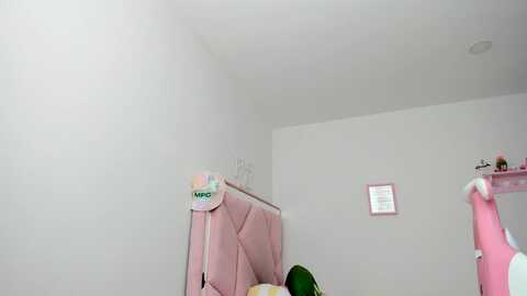 cherrycute666 @ myfreecams on 20240321