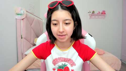 cherrycute666 @ myfreecams on 20240321