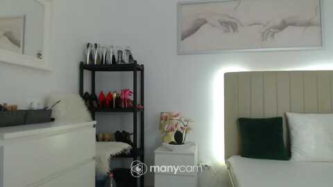 hrystina_ @ myfreecams on 20240321
