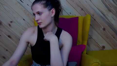 lesliekat @ myfreecams on 20240322